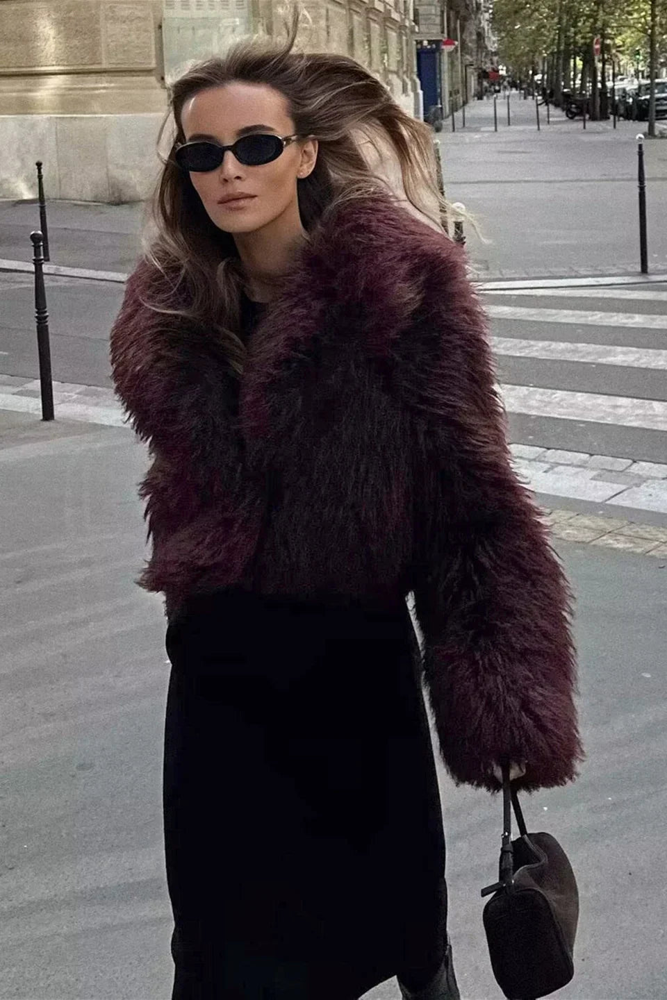 Ebba - Kort fluffig jacka med omvänd krage