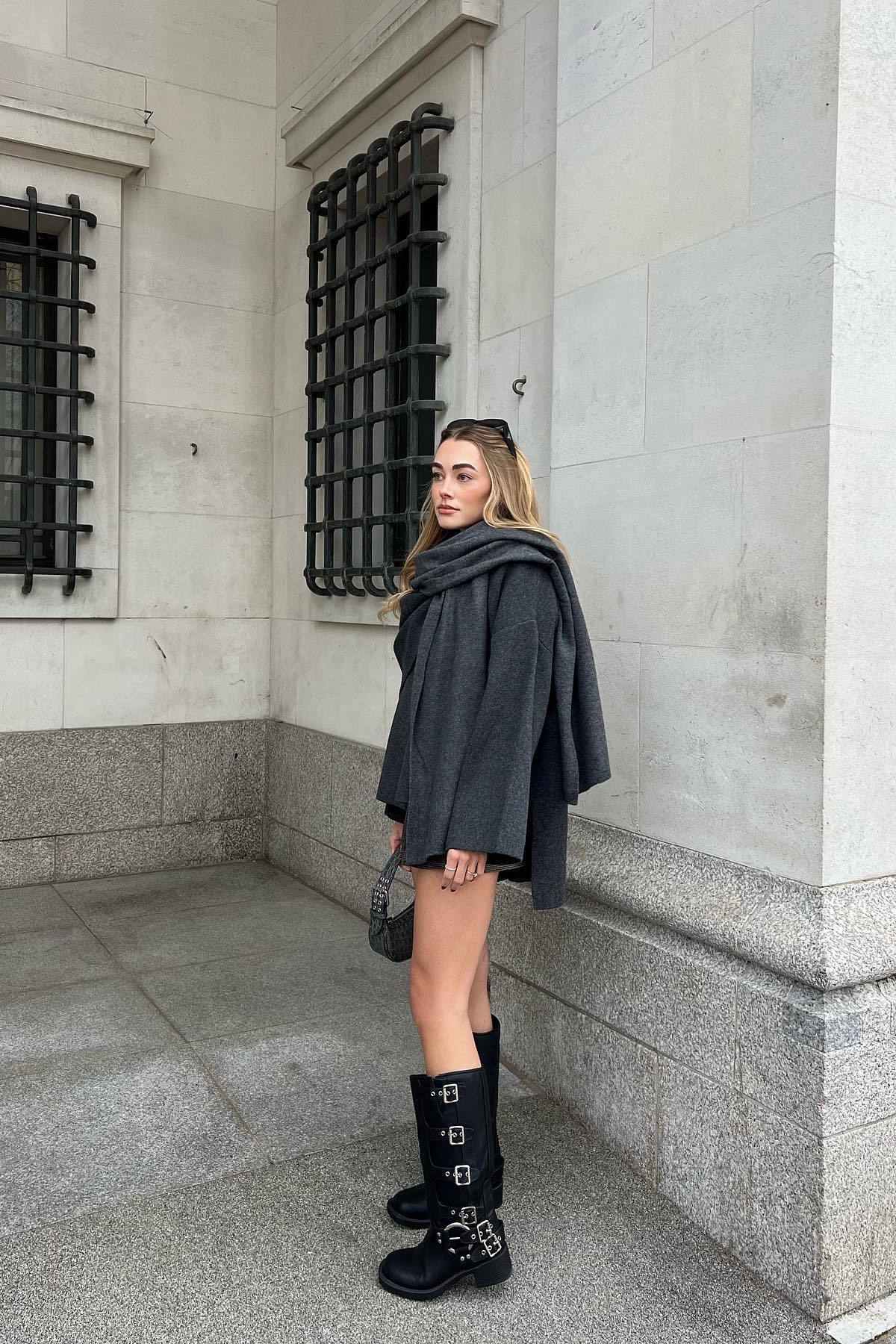 Lucie - Elegant lager-på-lager-kavaj med cape
