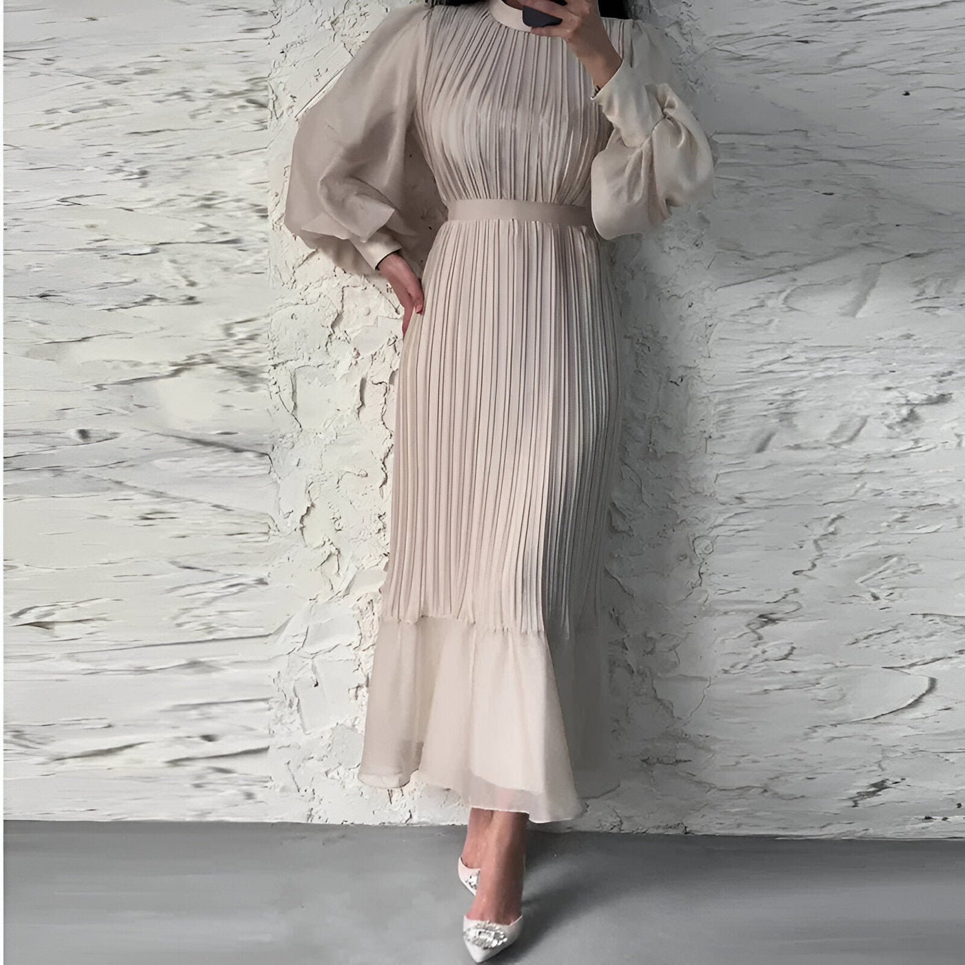 Ylva™ - Elegant och Tidlös Plisserad Klänning