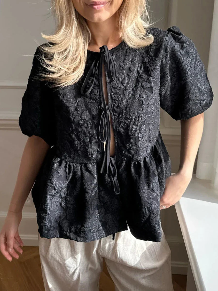 Ruth - Texturerad blus med rosett