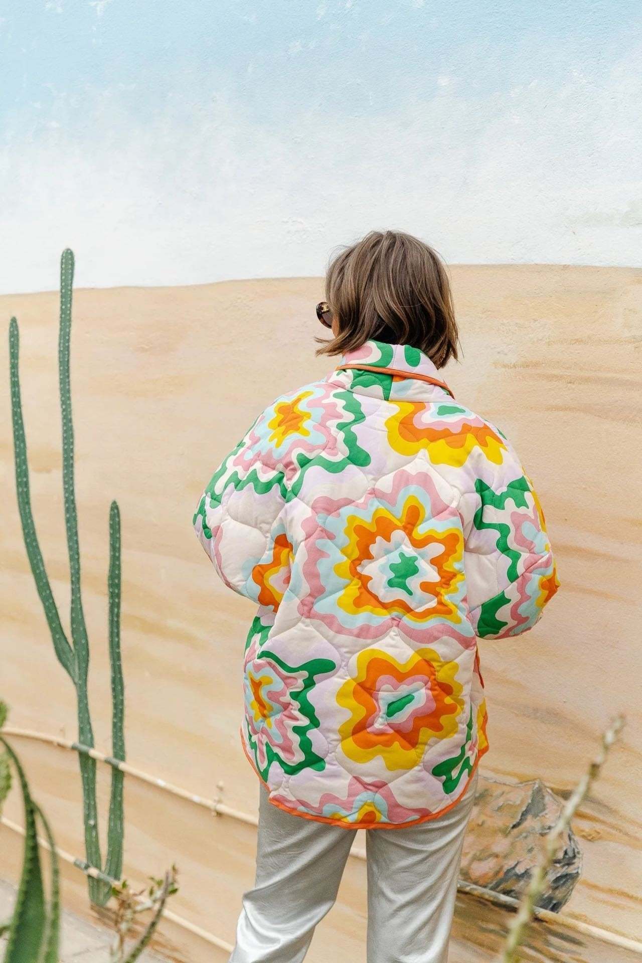 Hilde - Quiltad jacka med abstrakt mönster